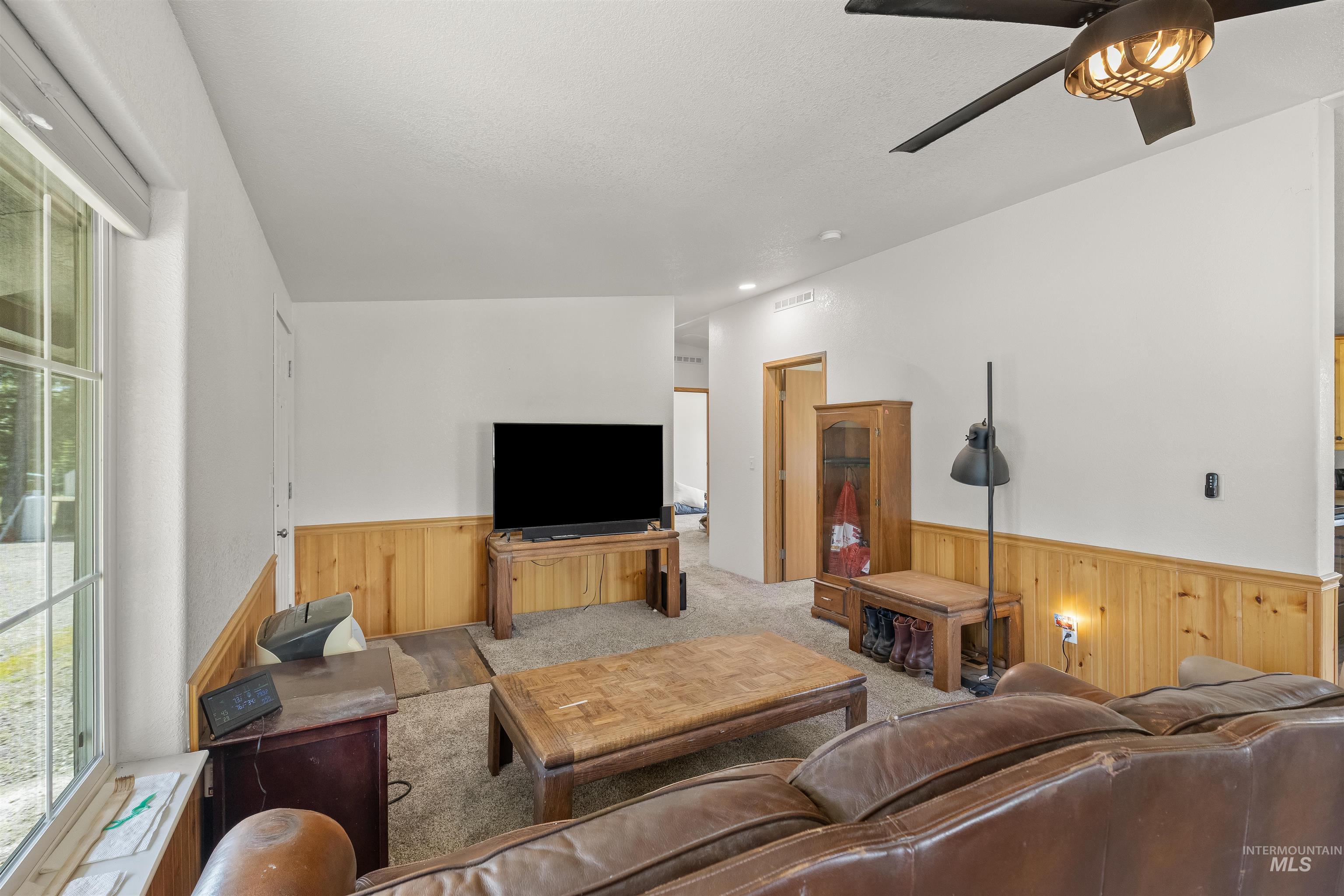 43874 Yellow Pine Avenue Property Photo 12