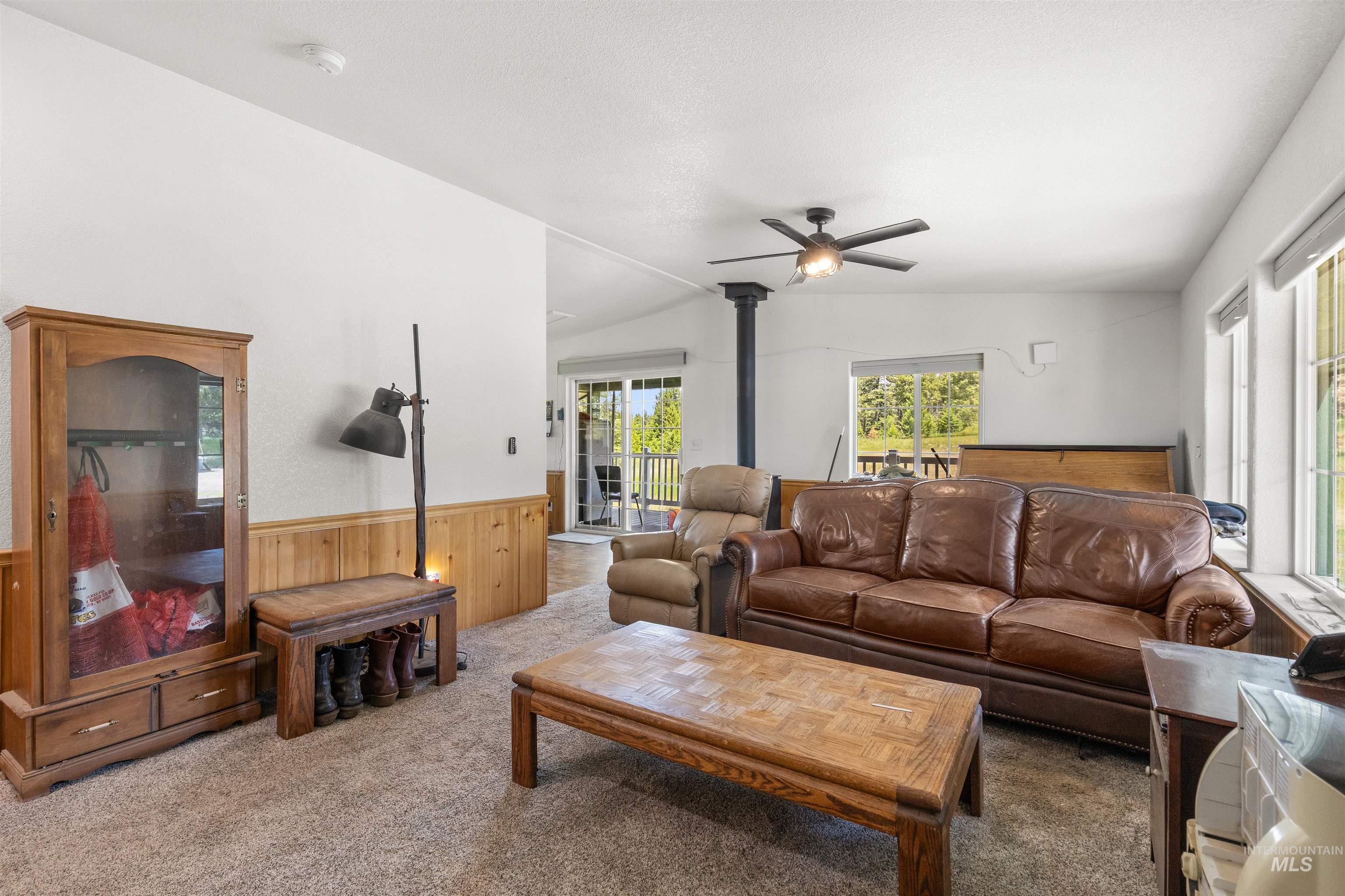 43874 Yellow Pine Avenue Property Photo 13