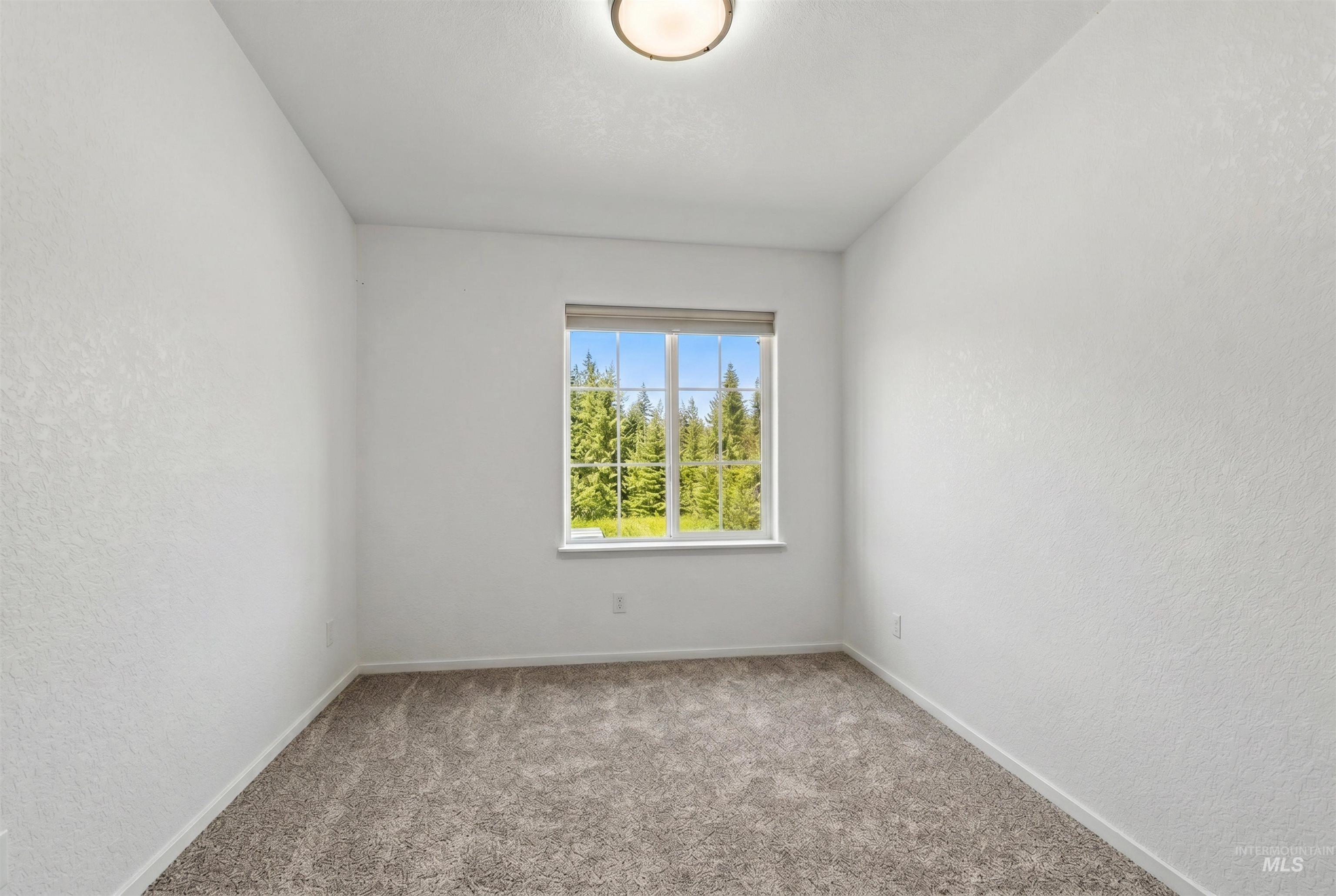 43874 Yellow Pine Avenue Property Photo 21