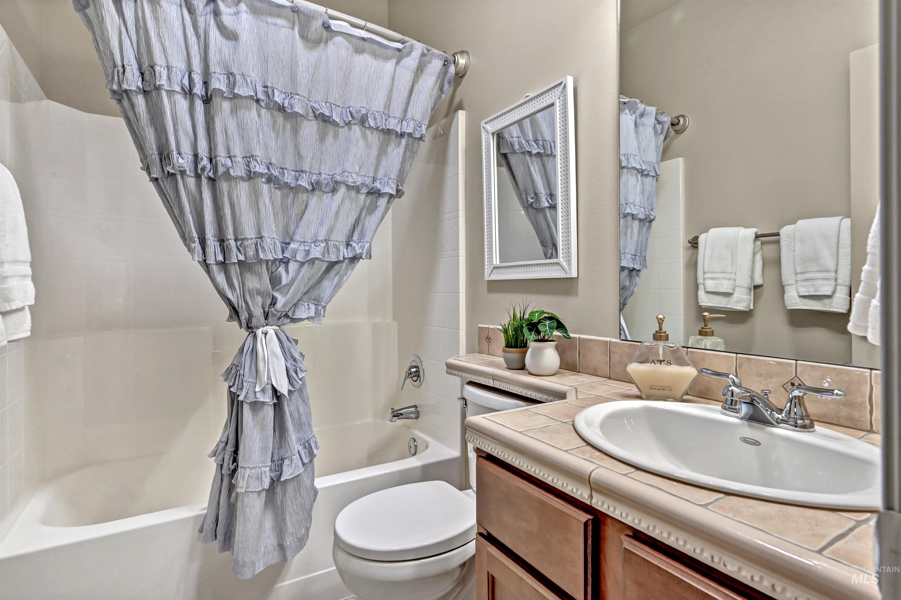 830 E Thunderbird Court Property Photo 24