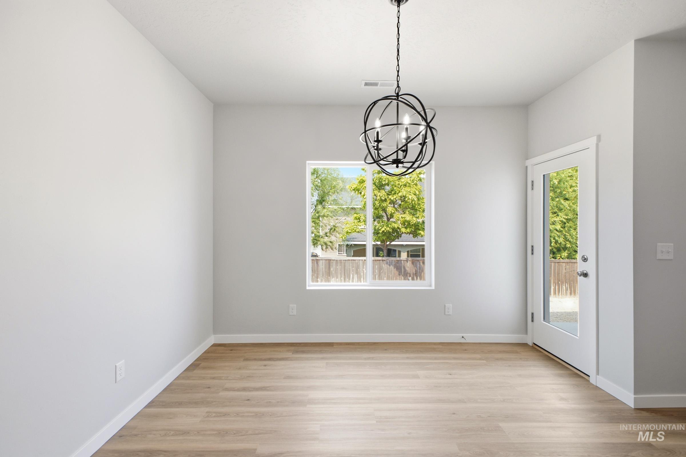 14104 Shiny Spruce St Property Photo 6