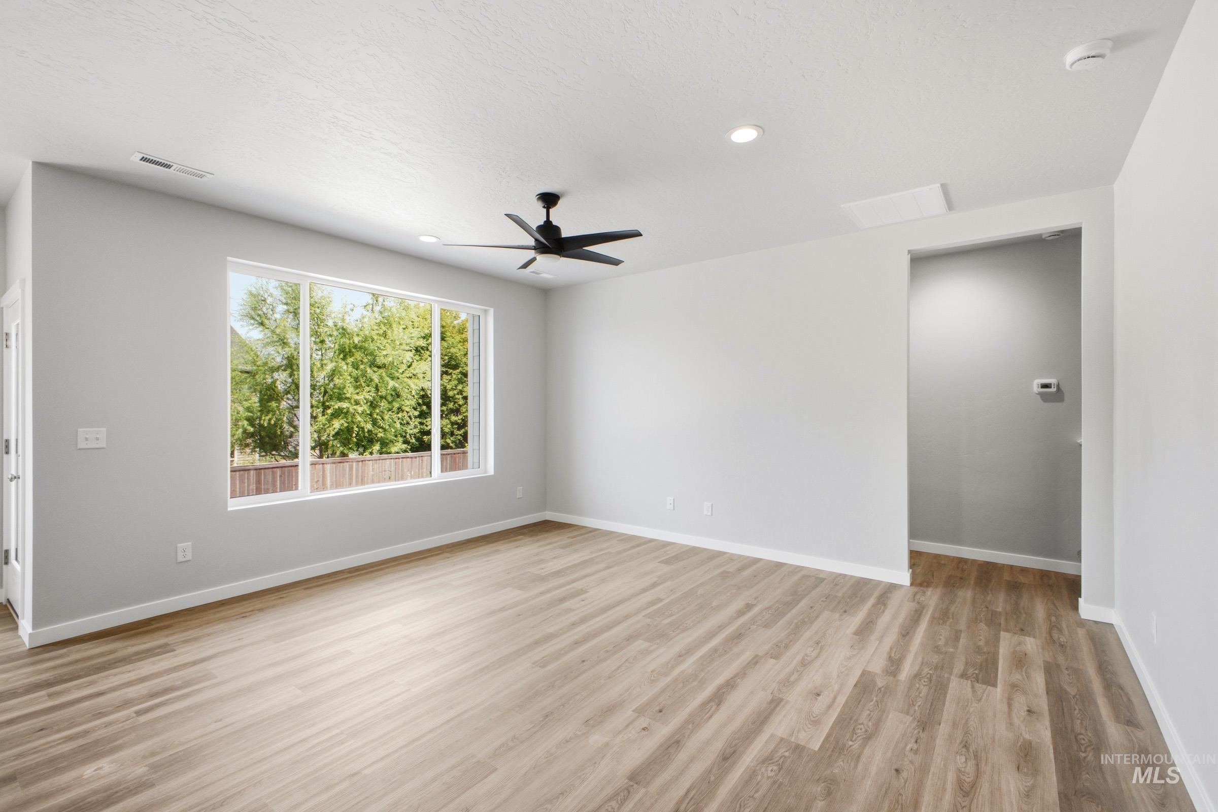 14104 Shiny Spruce St Property Photo 7