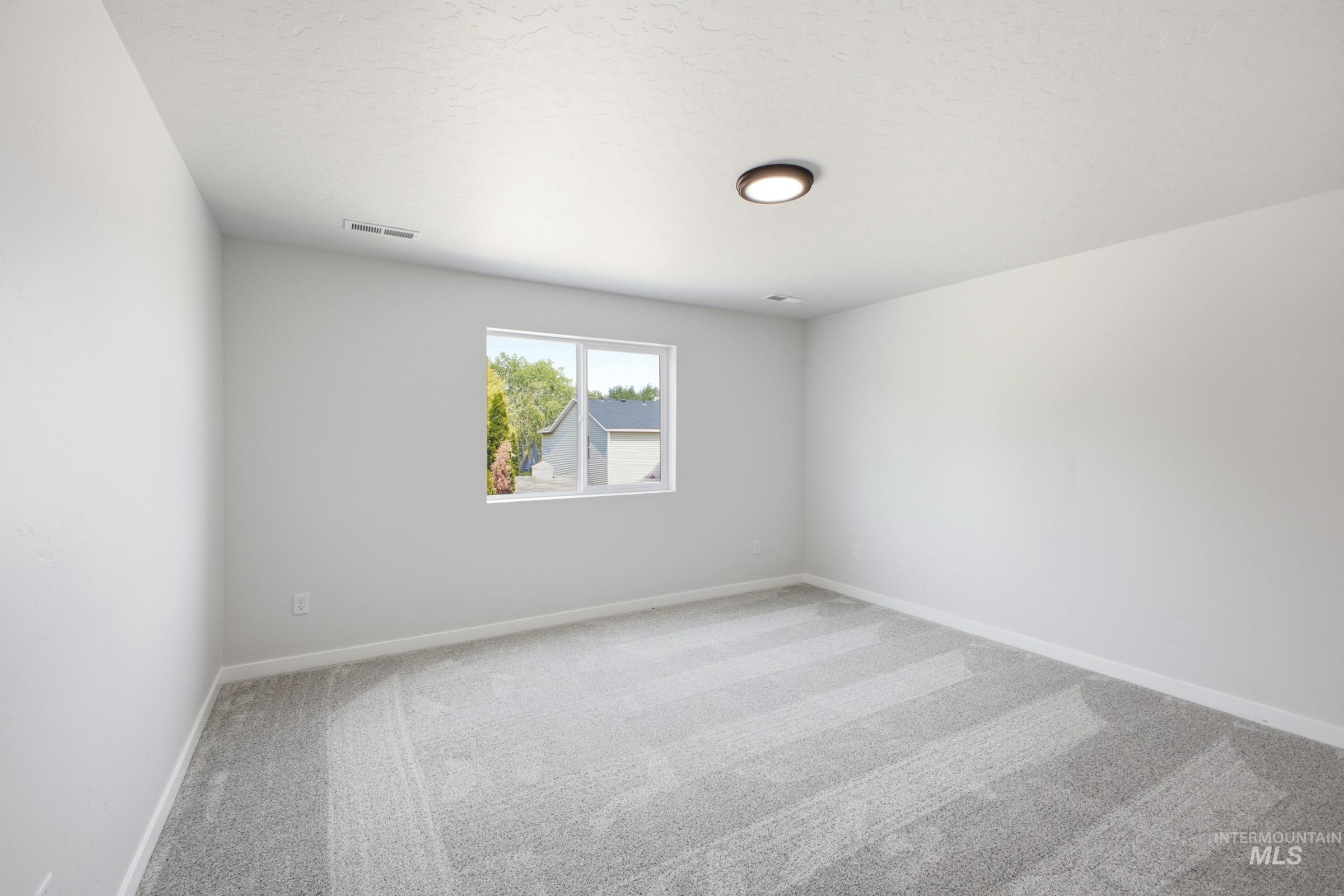 14092 Shiny Spruce St Property Photo 16