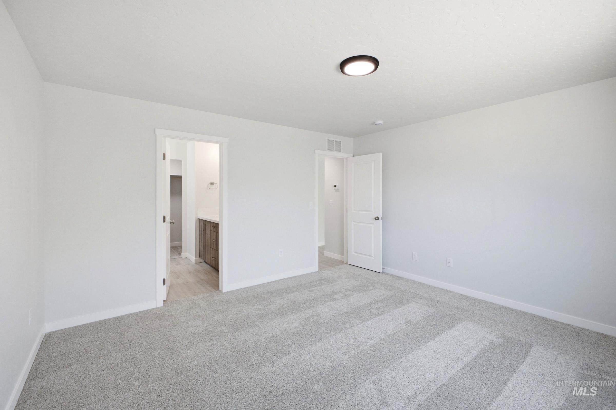 14092 Shiny Spruce St Property Photo 17