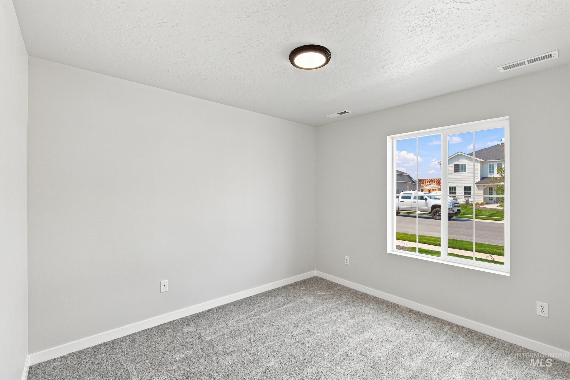 4576 S Amsterdam Ave Property Photo 12