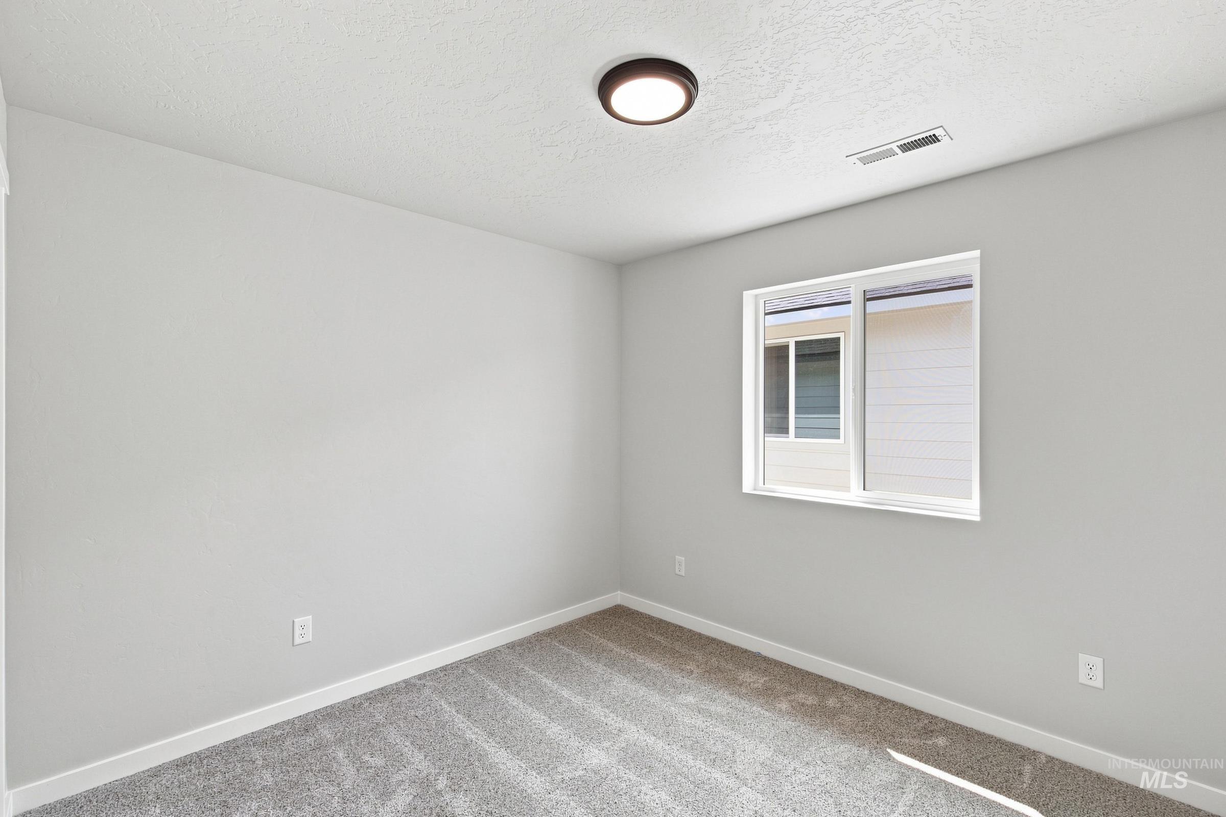 4576 S Amsterdam Ave Property Photo 14