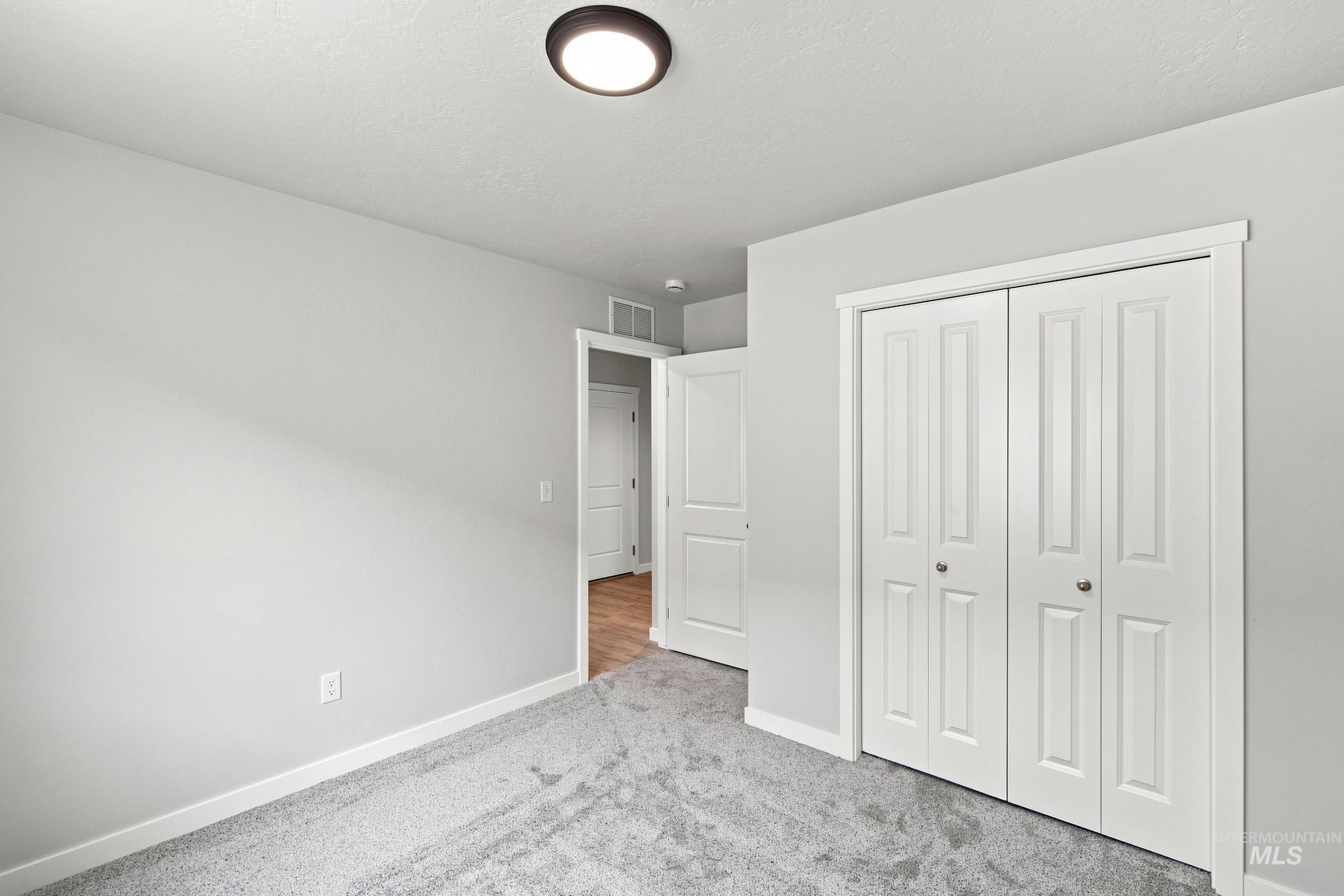 4576 S Amsterdam Ave Property Photo 15