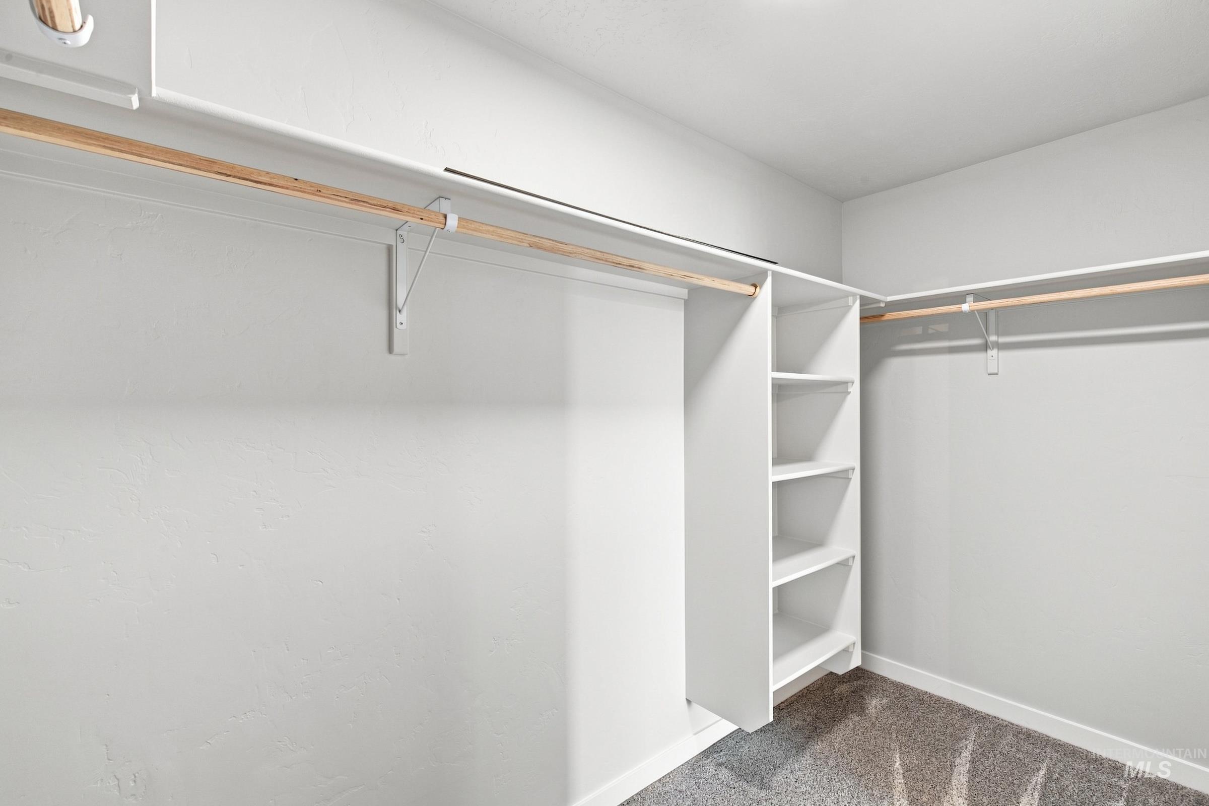 4576 S Amsterdam Ave Property Photo 20