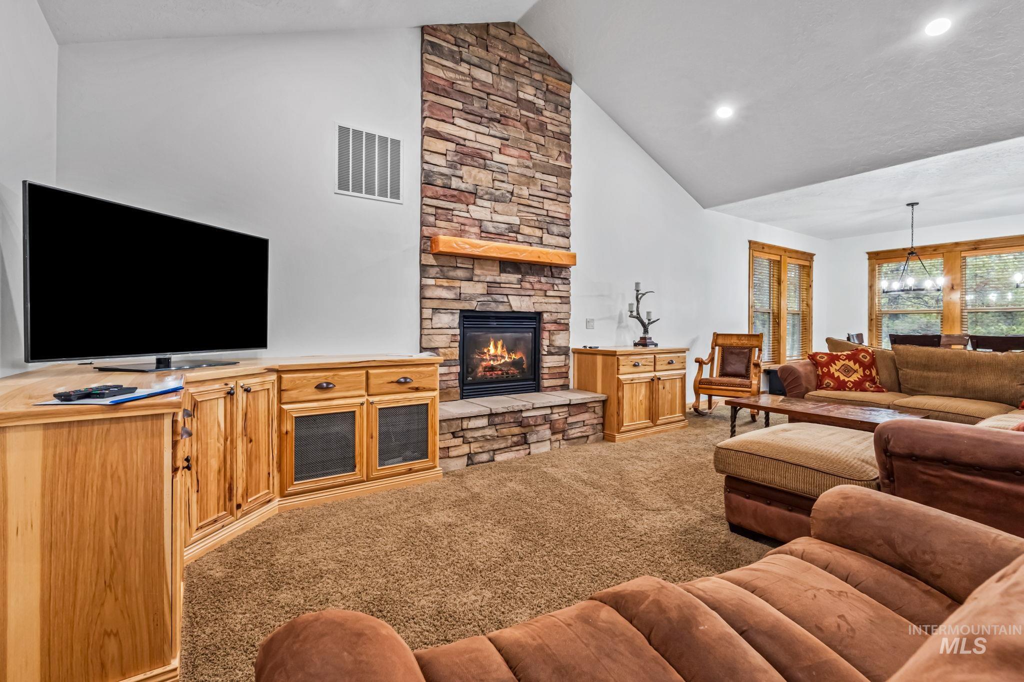 29 Pointe At Goldfork Ct. Property Photo 7
