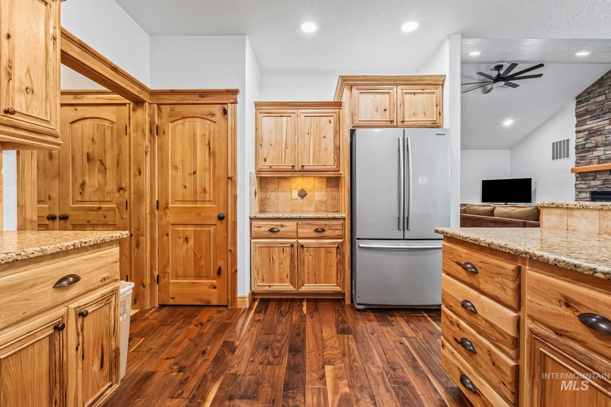 29 Pointe At Goldfork Ct. Property Photo 10