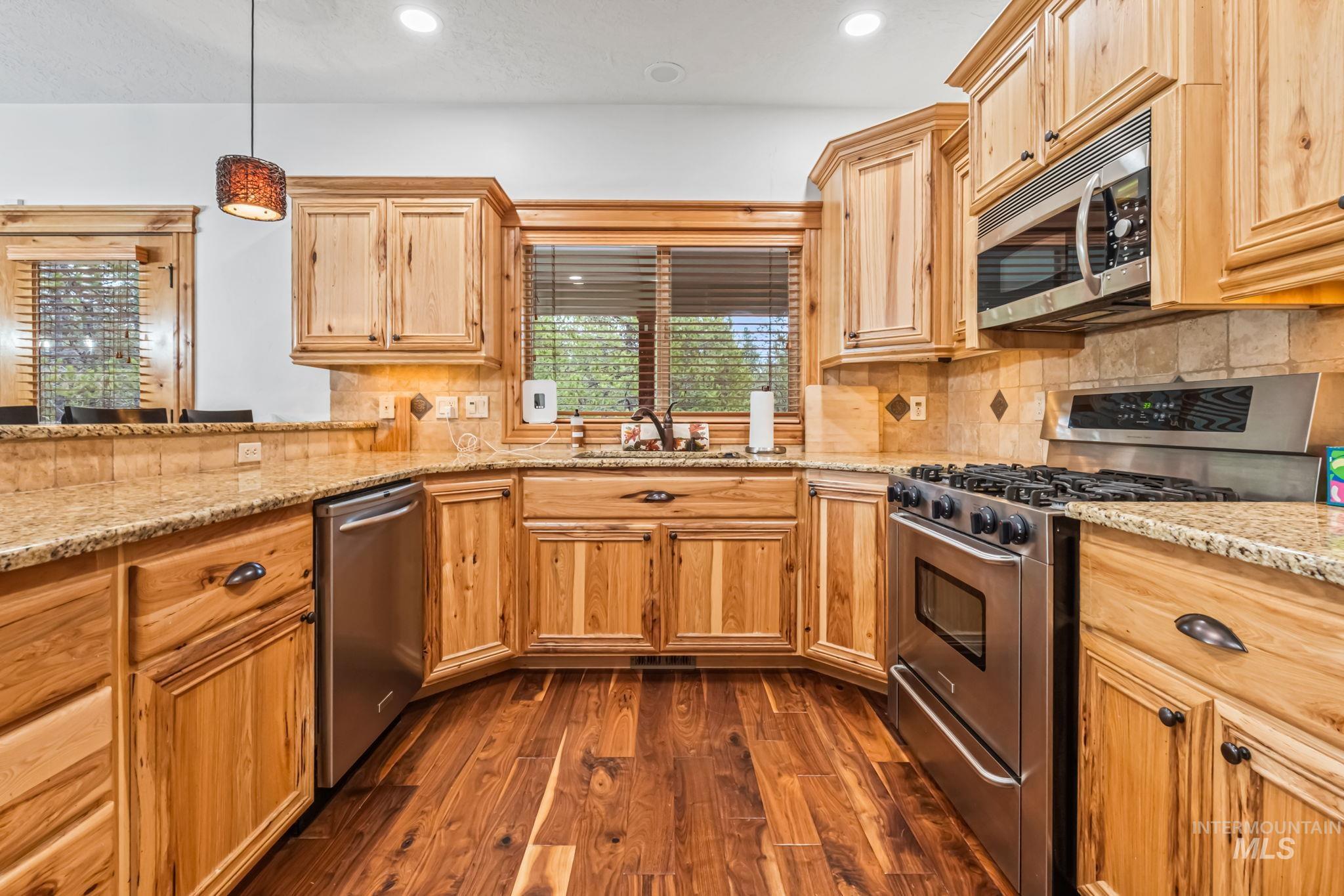 29 Pointe At Goldfork Ct. Property Photo 11
