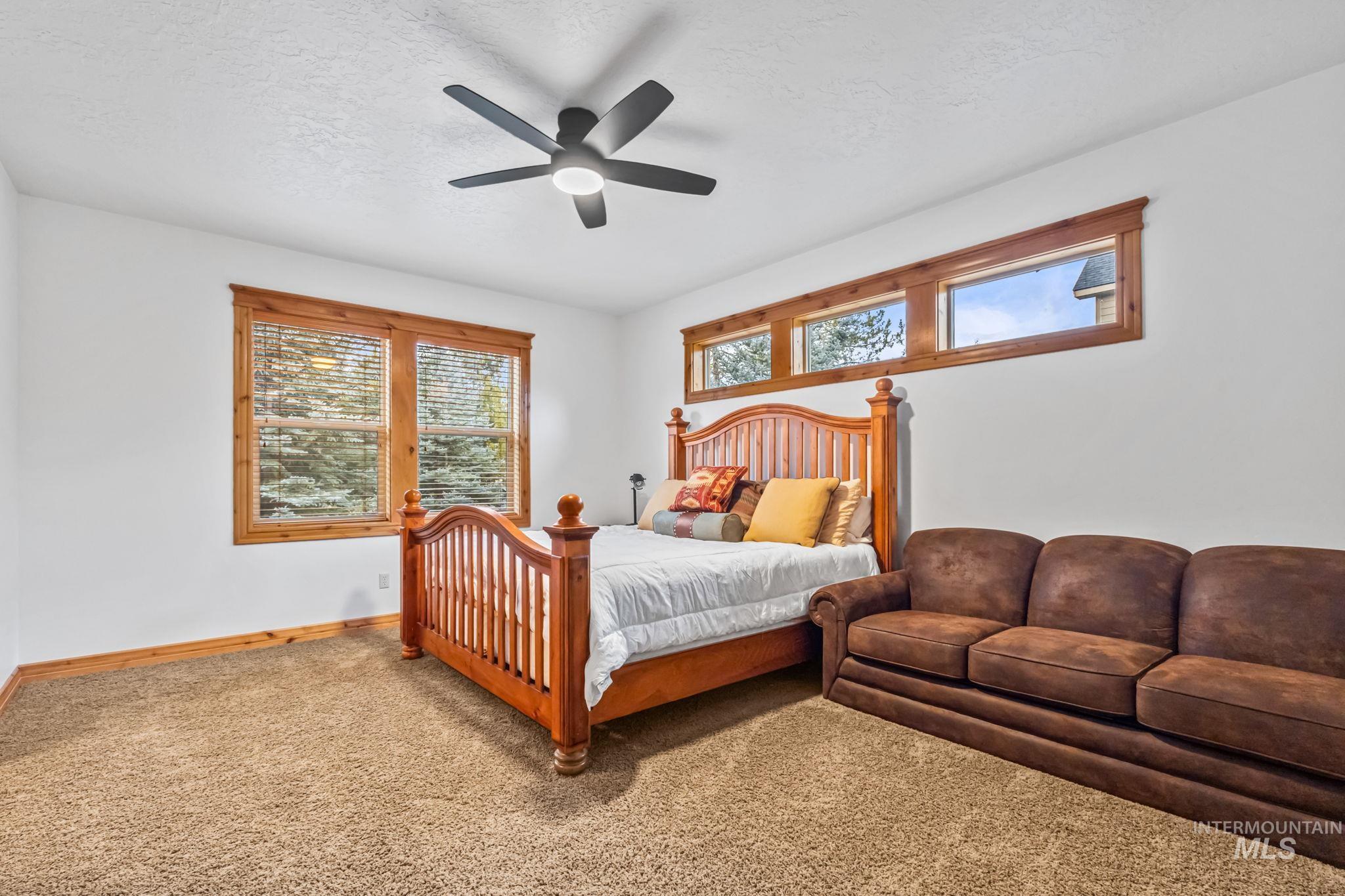 29 Pointe At Goldfork Ct. Property Photo 14
