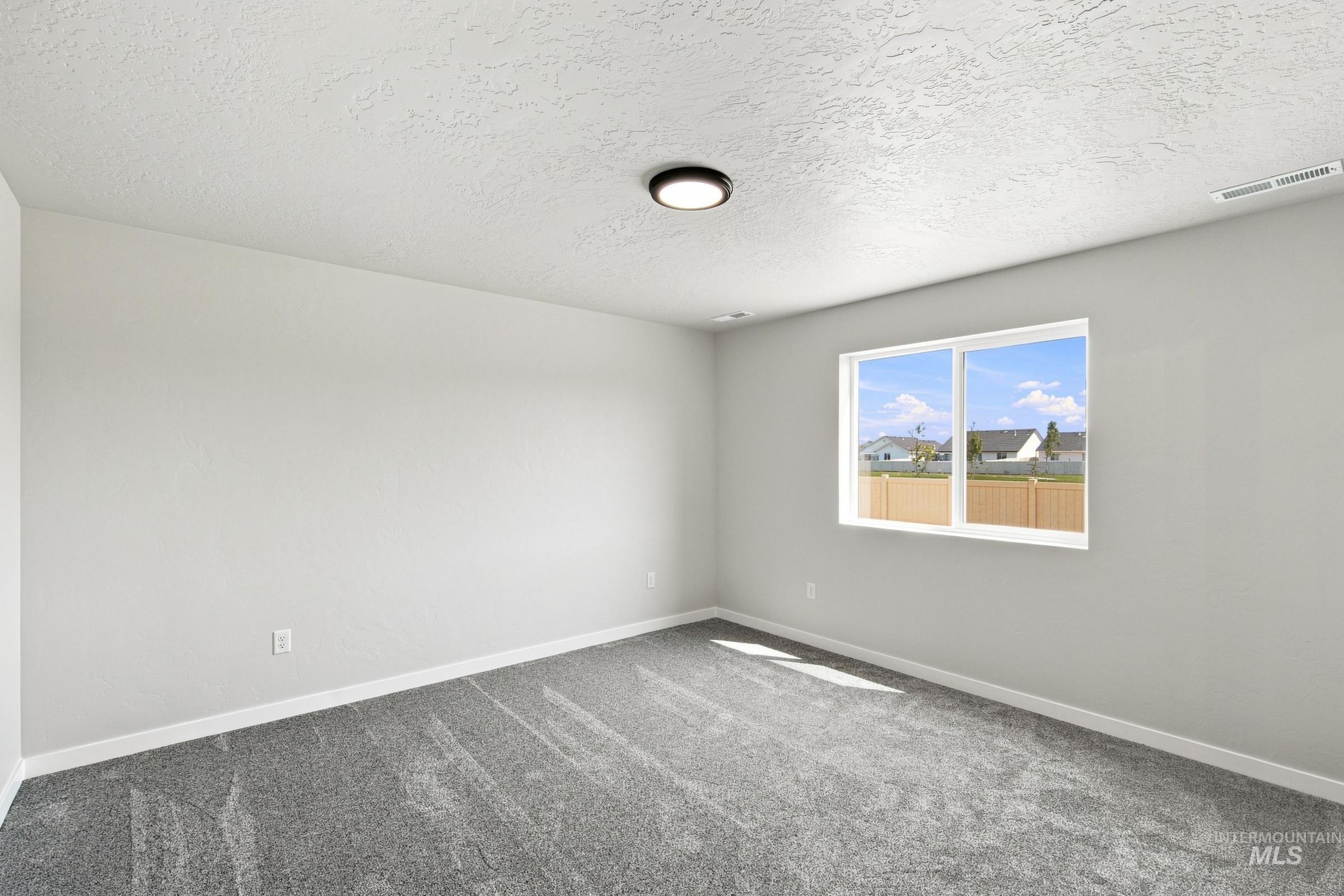 4594 S Amsterdam Ave Property Photo 18