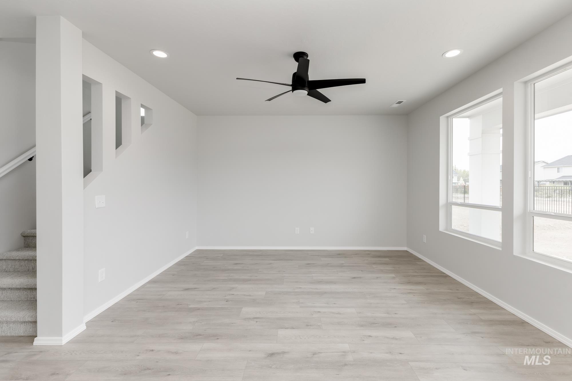 12842 Ropers St Property Photo 11