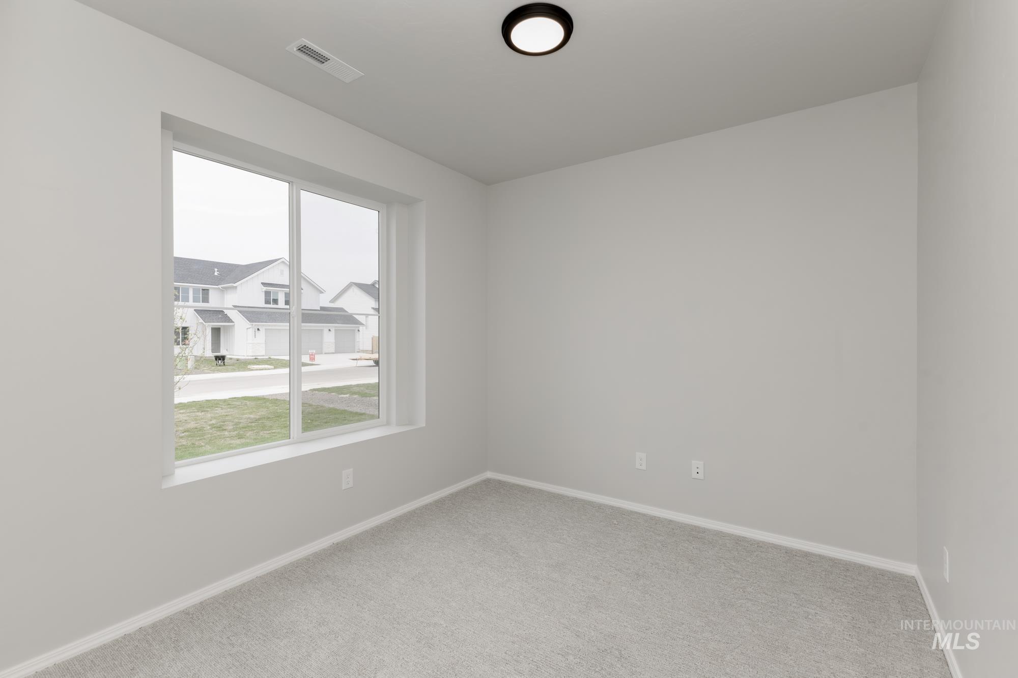 12842 Ropers St Property Photo 13