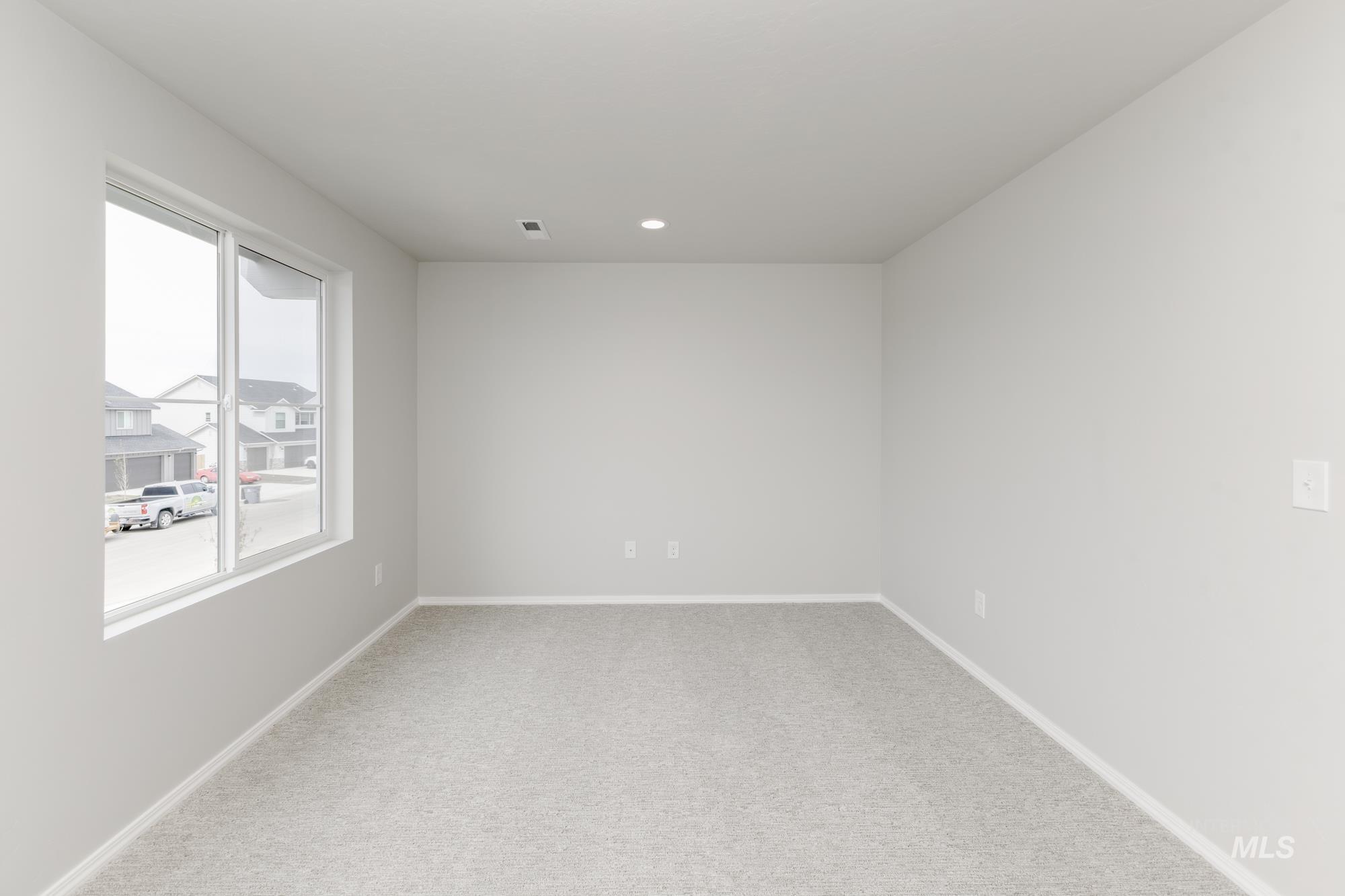 12842 Ropers St Property Photo 15