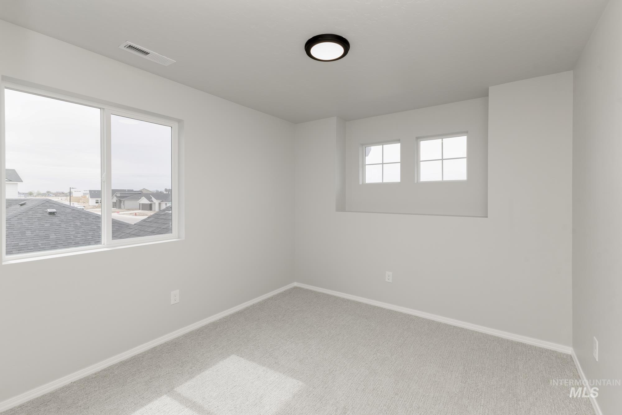 12842 Ropers St Property Photo 18