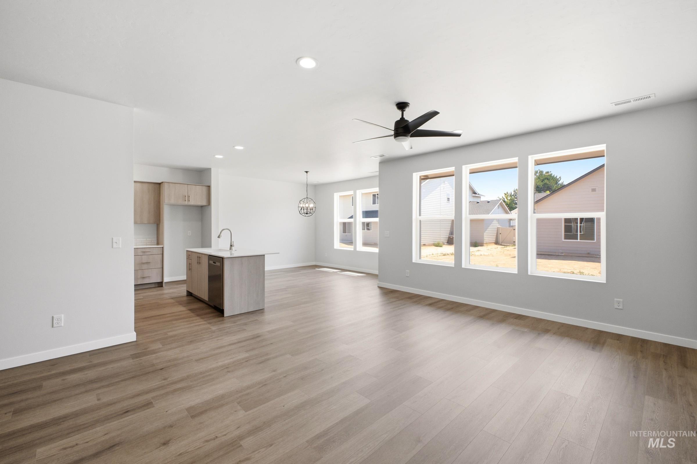 12865 Decatur St Property Photo 10