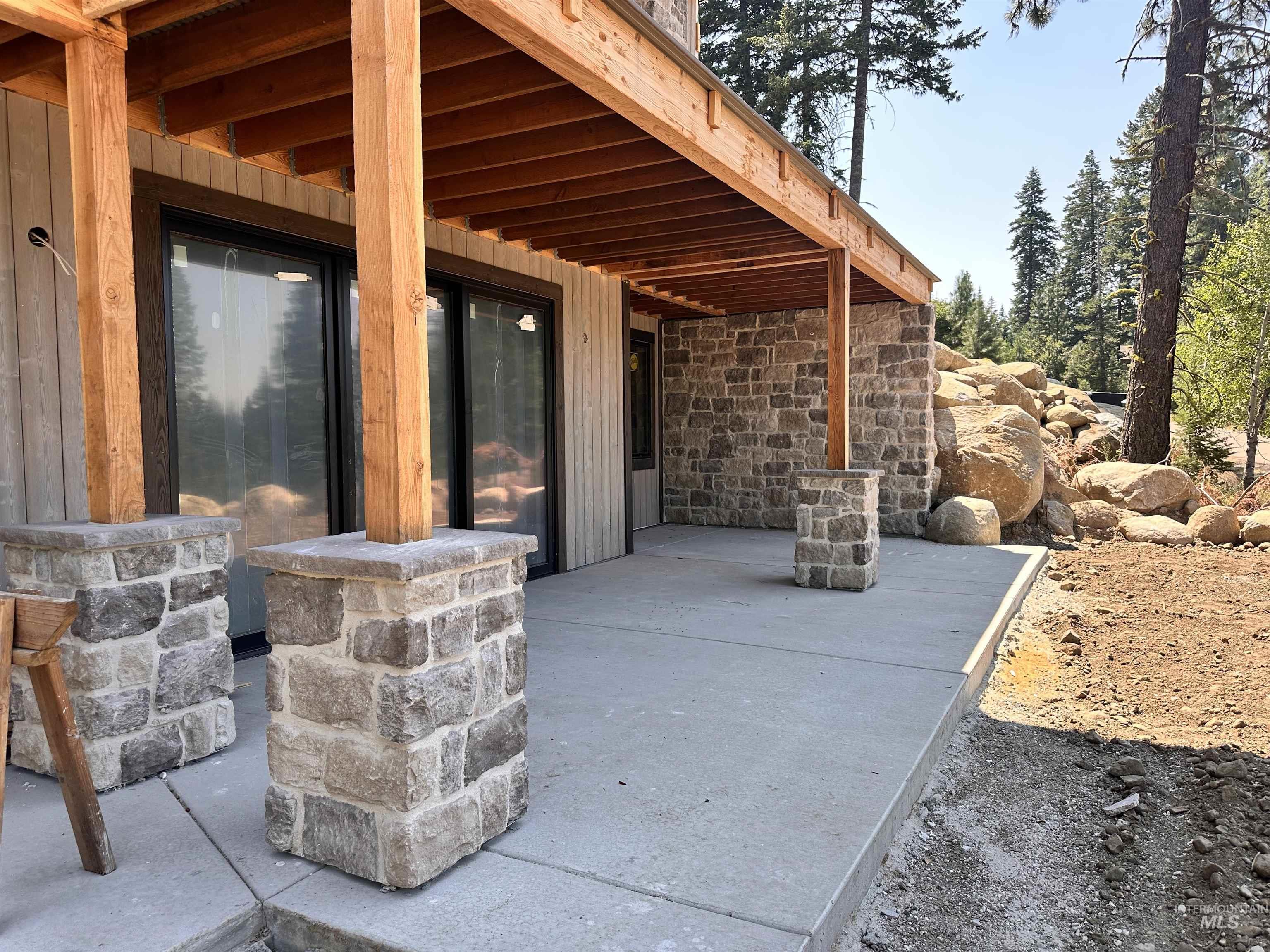 1125 Aspen Ridge Property Photo 2