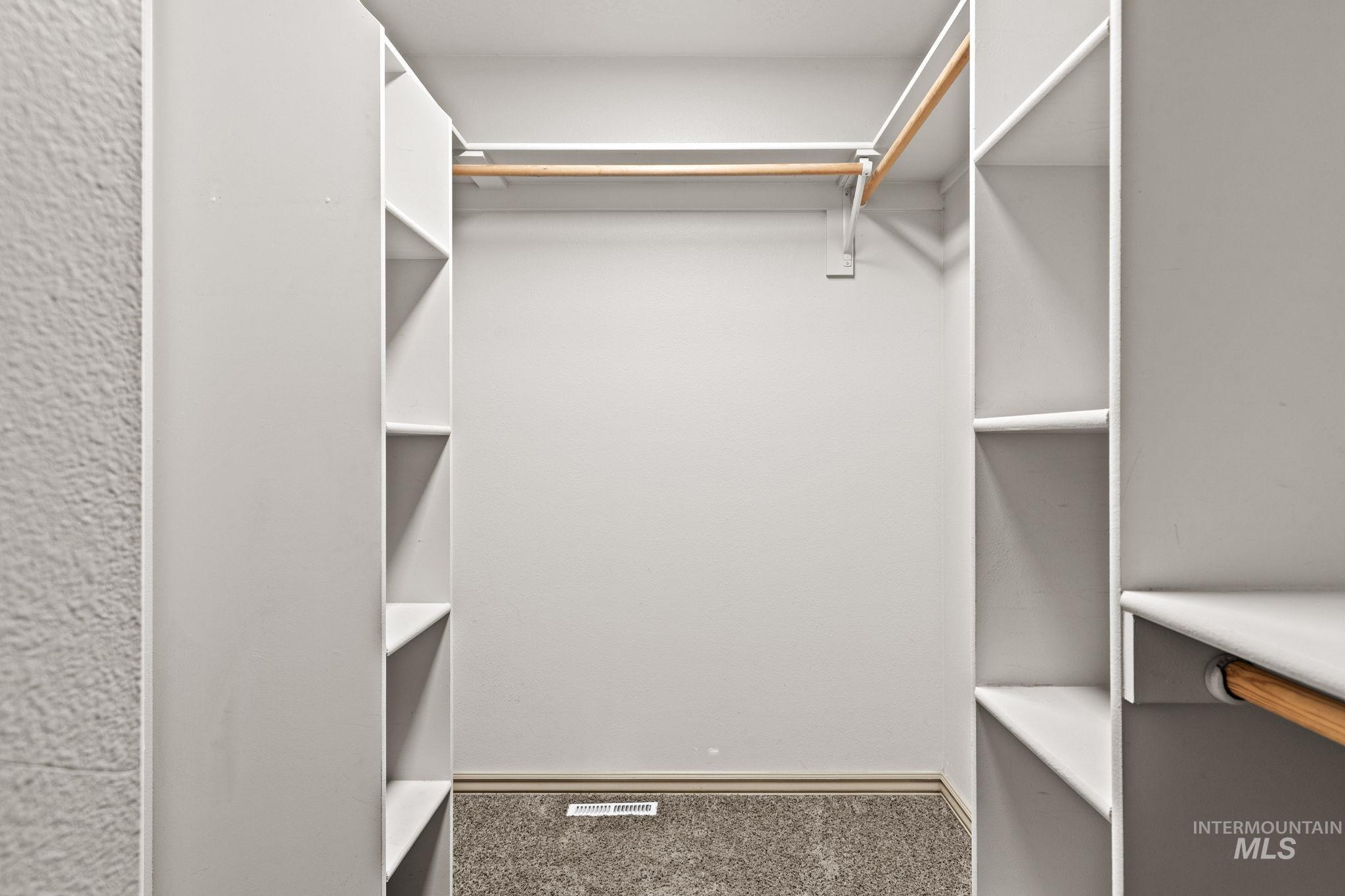 14940 Alkmaar St Property Photo 30