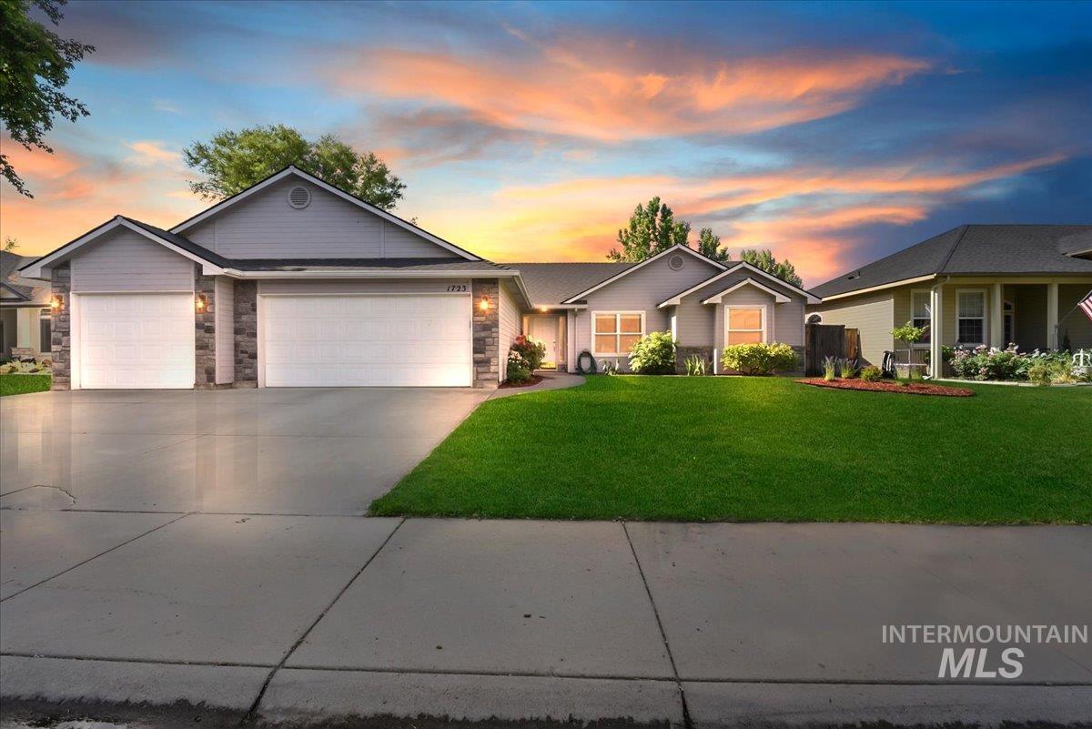 1723 W Lowry Property Photo 1