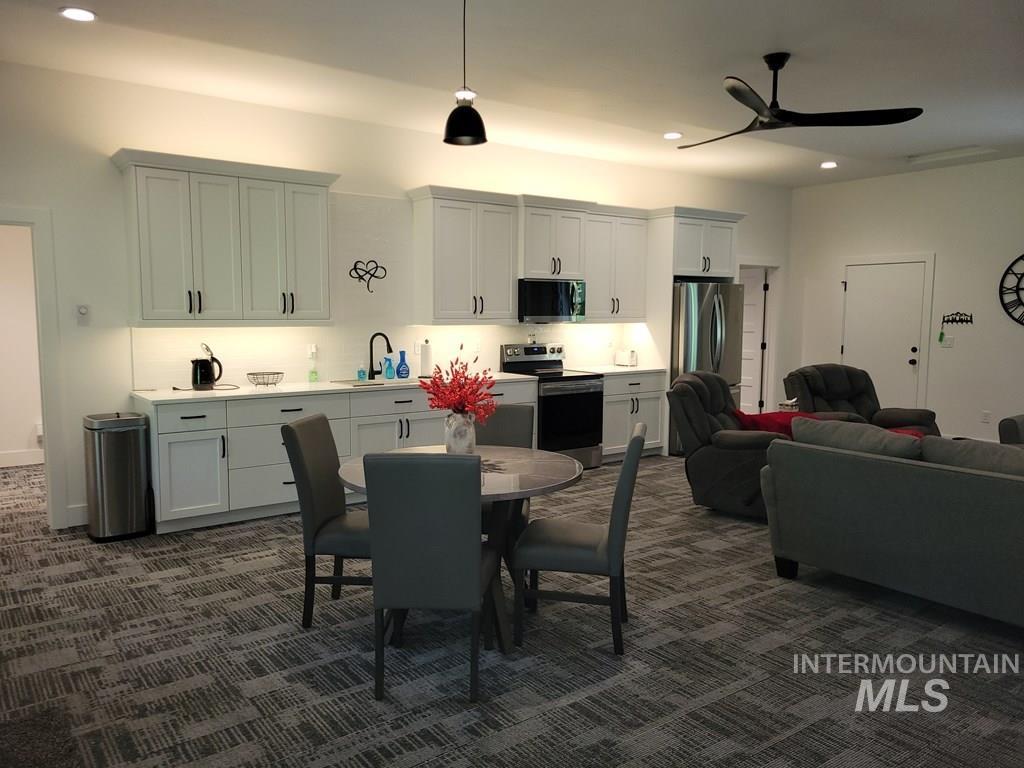 579 Noland Road Property Photo 9