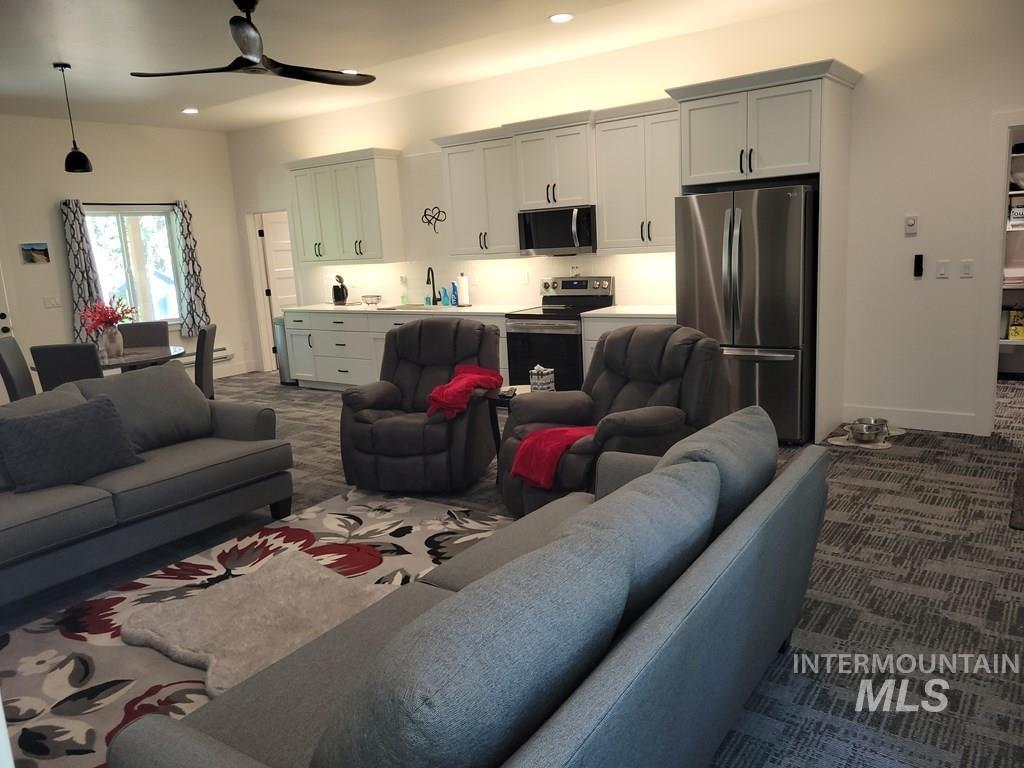 579 Noland Road Property Photo 11
