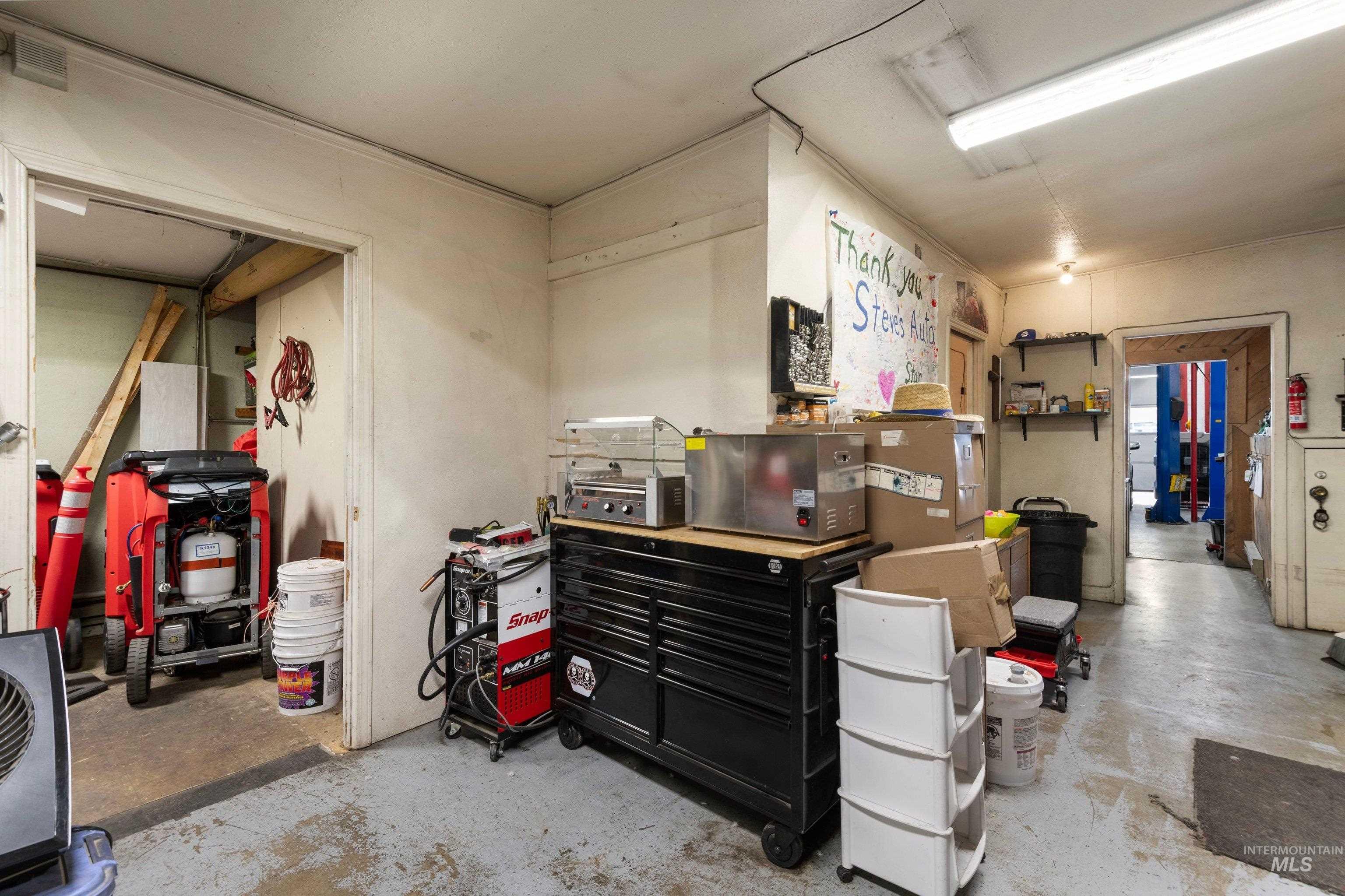 10915 W State Property Photo 25