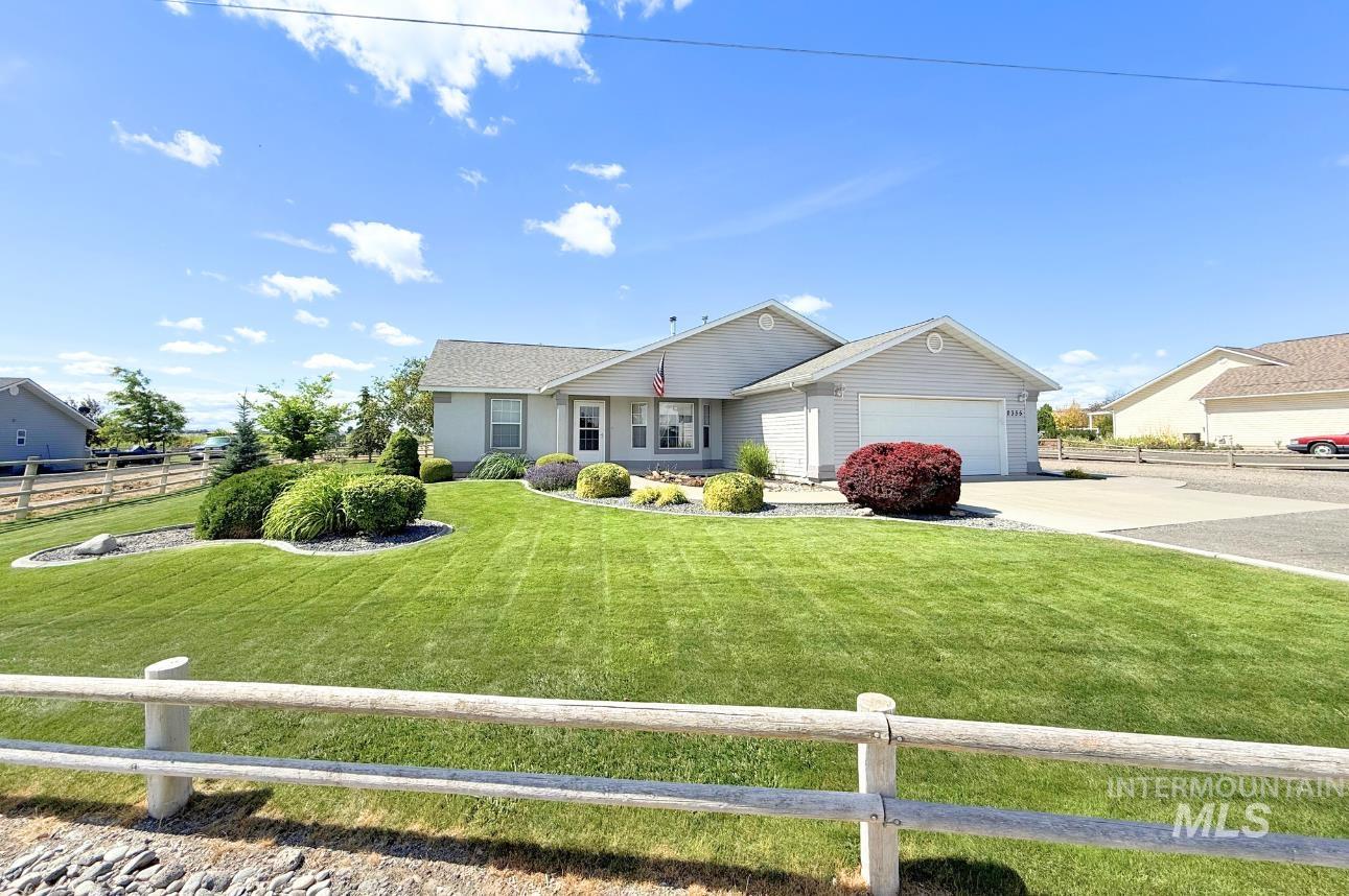 2335 Garey Lane Property Photo 3