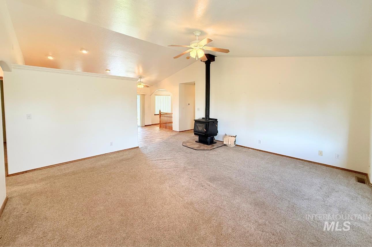 2335 Garey Lane Property Photo 6