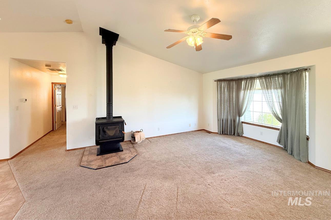 2335 Garey Lane Property Photo 7
