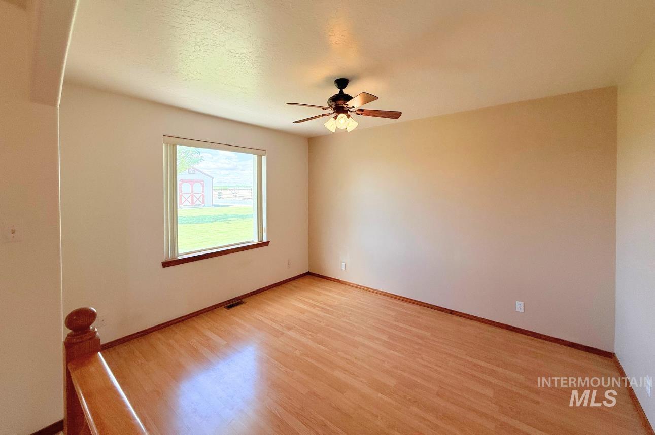 2335 Garey Lane Property Photo 13