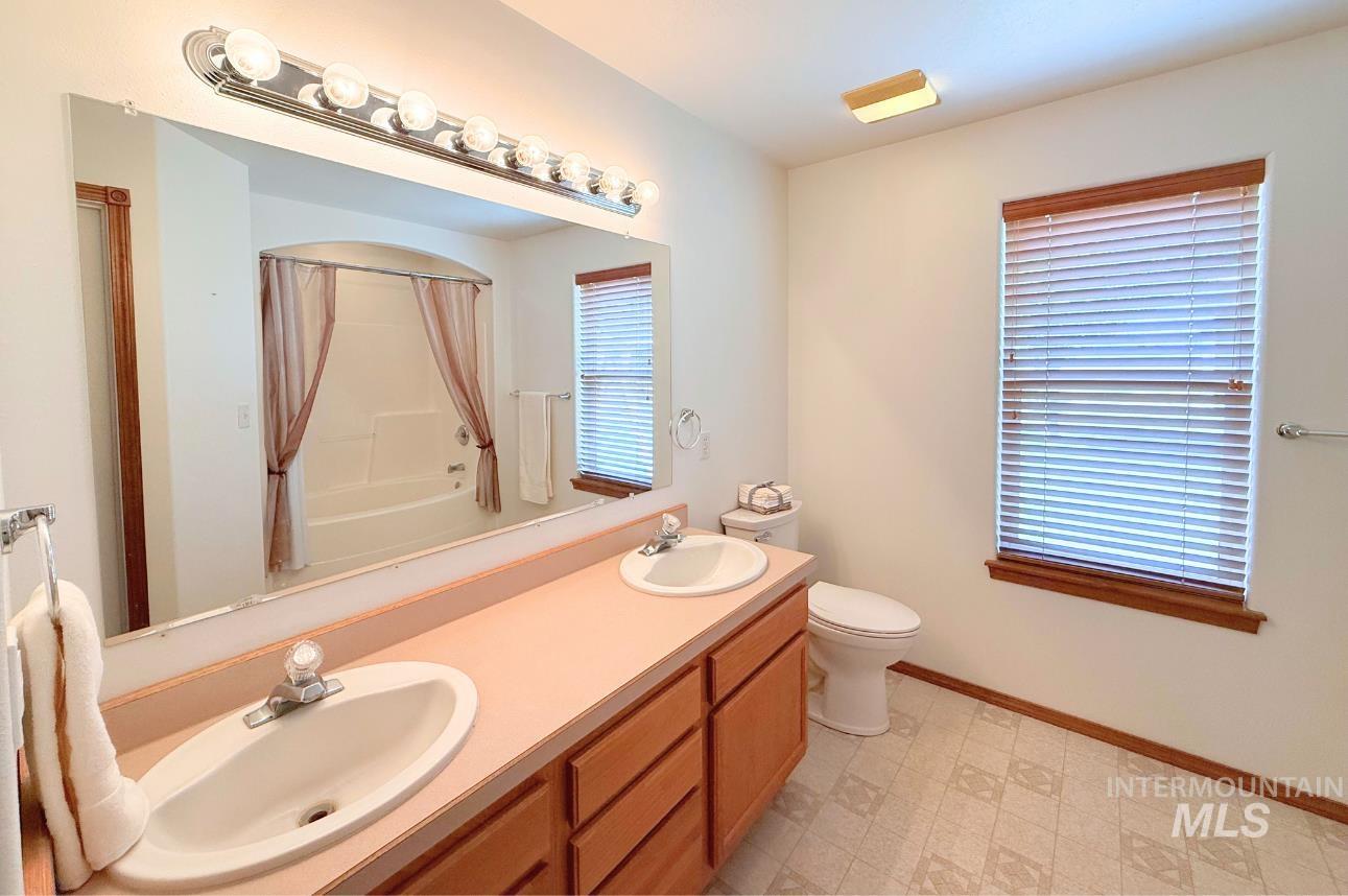 2335 Garey Lane Property Photo 16
