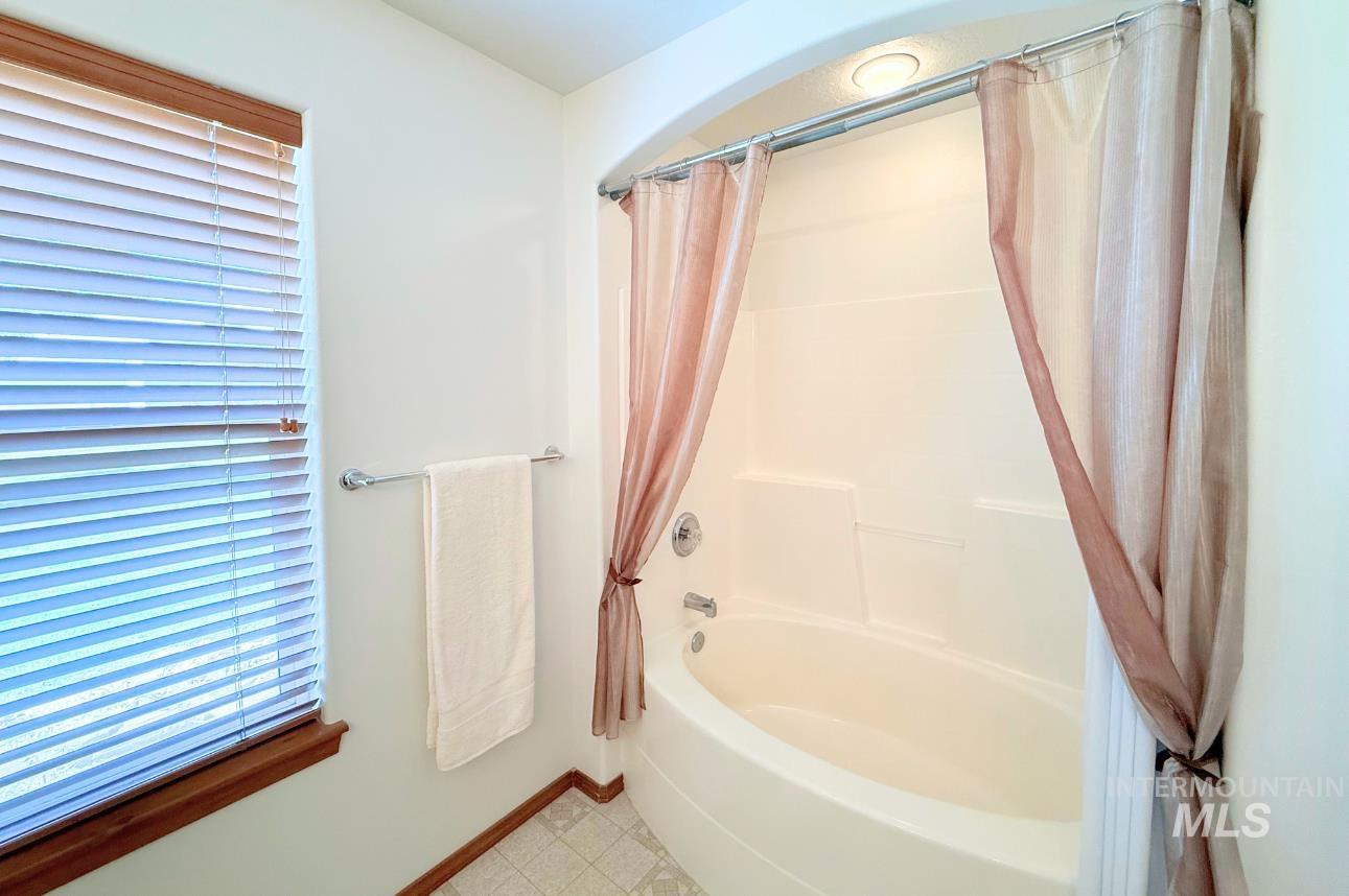 2335 Garey Lane Property Photo 17