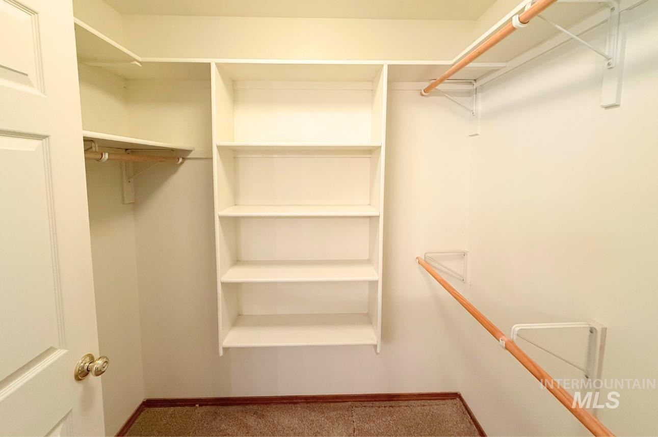 2335 Garey Lane Property Photo 18