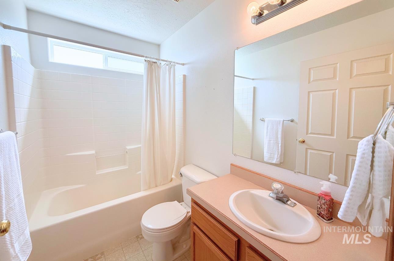2335 Garey Lane Property Photo 21