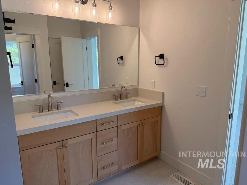 755 W Wrangler Property Photo 8