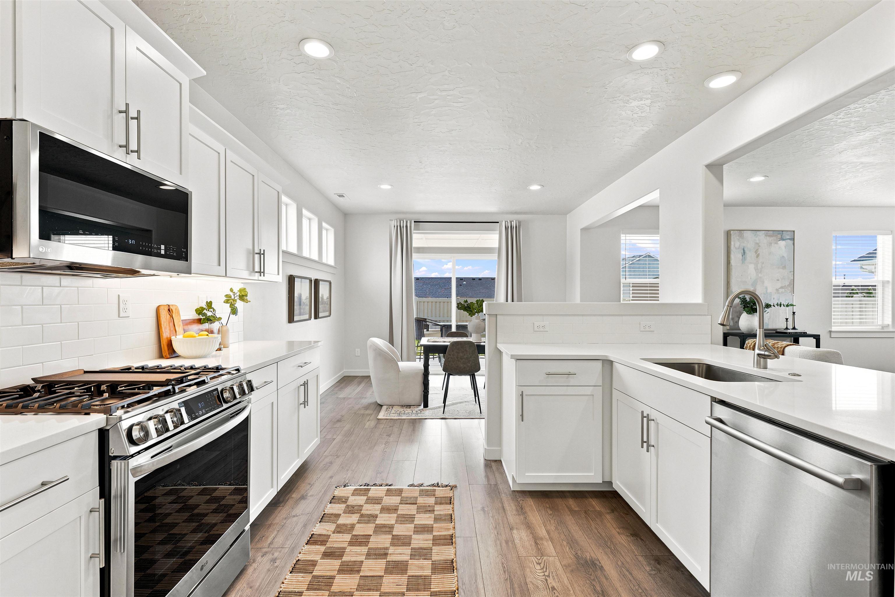 10237 W Salmonberry St Property Photo 13