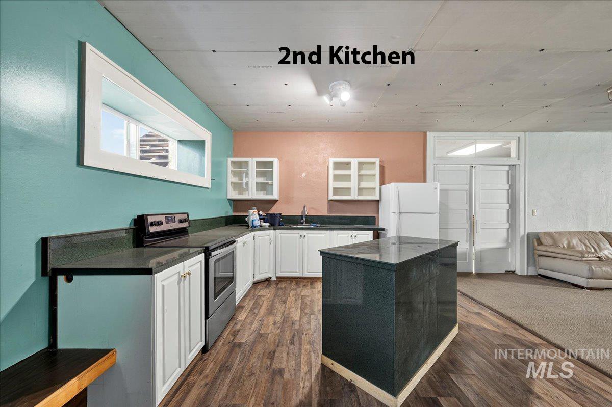 2160 S Five Mile Property Photo 8
