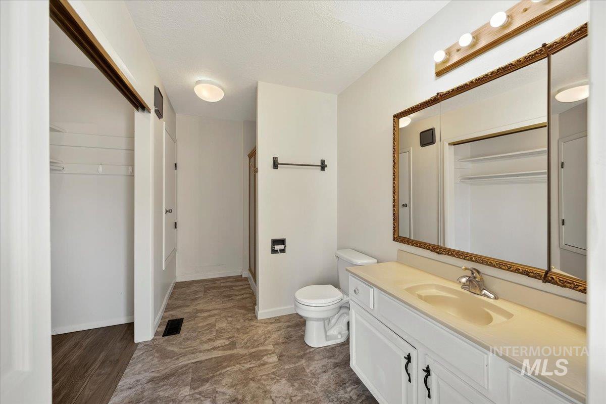 2160 S Five Mile Property Photo 22