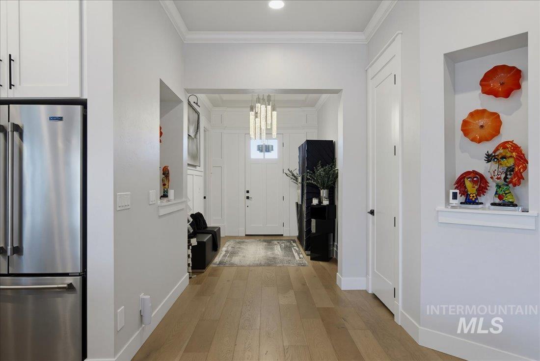 5824 S Astoria Avenue Property Photo 3