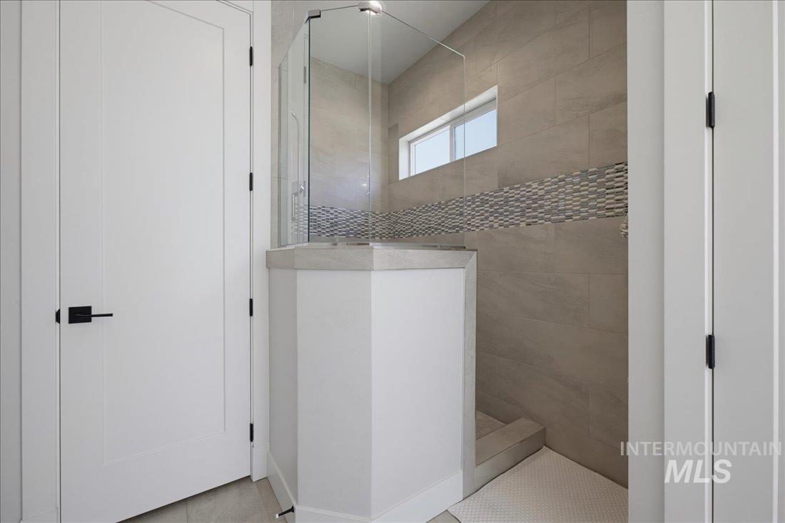 5824 S Astoria Avenue Property Photo 21