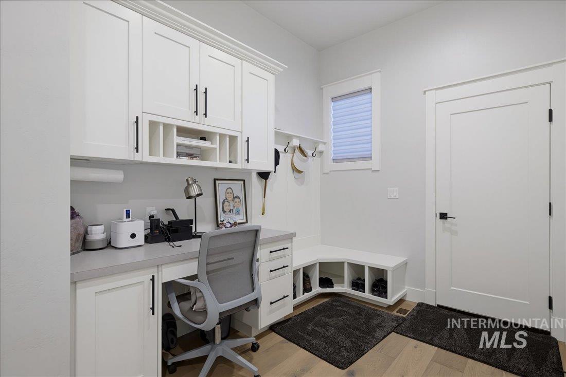 5824 S Astoria Avenue Property Photo 24