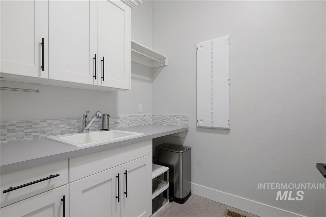 5824 S Astoria Avenue Property Photo 26