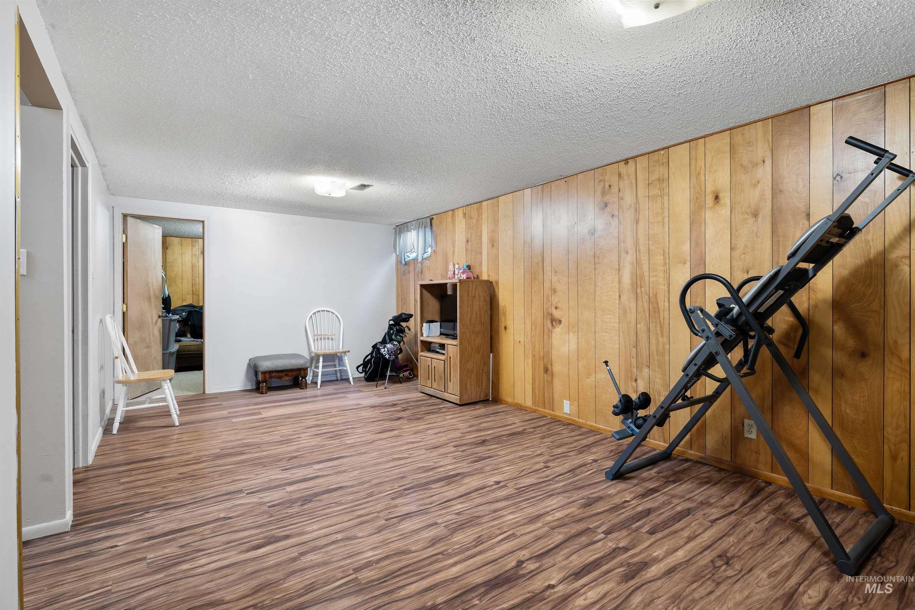 2158 Sherry Ln Property Photo 21