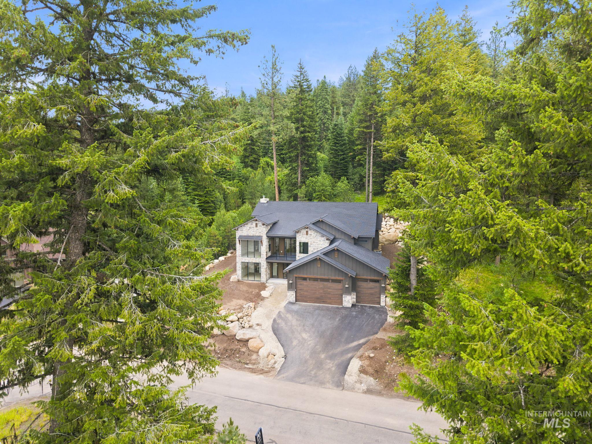 1355 Majestic View