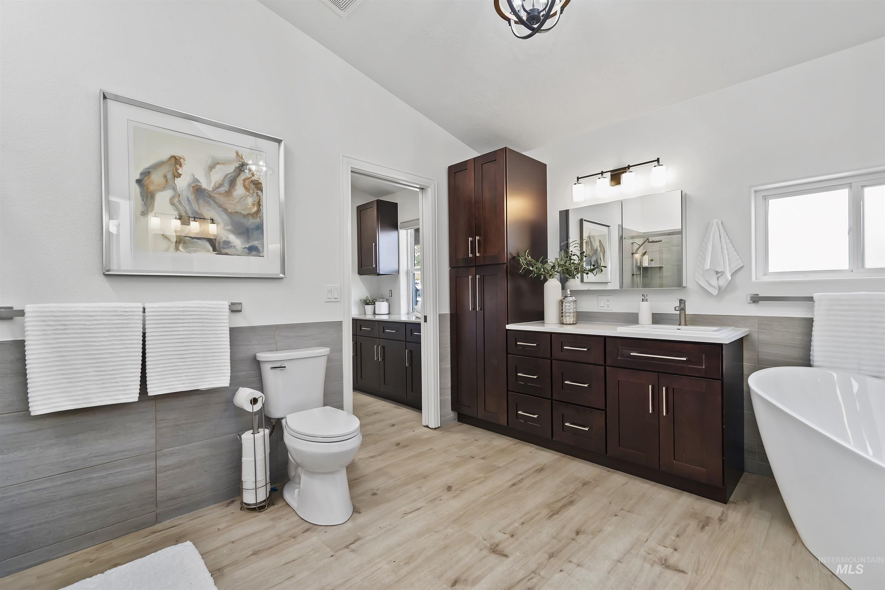4255 Valley View Rd Property Photo 15