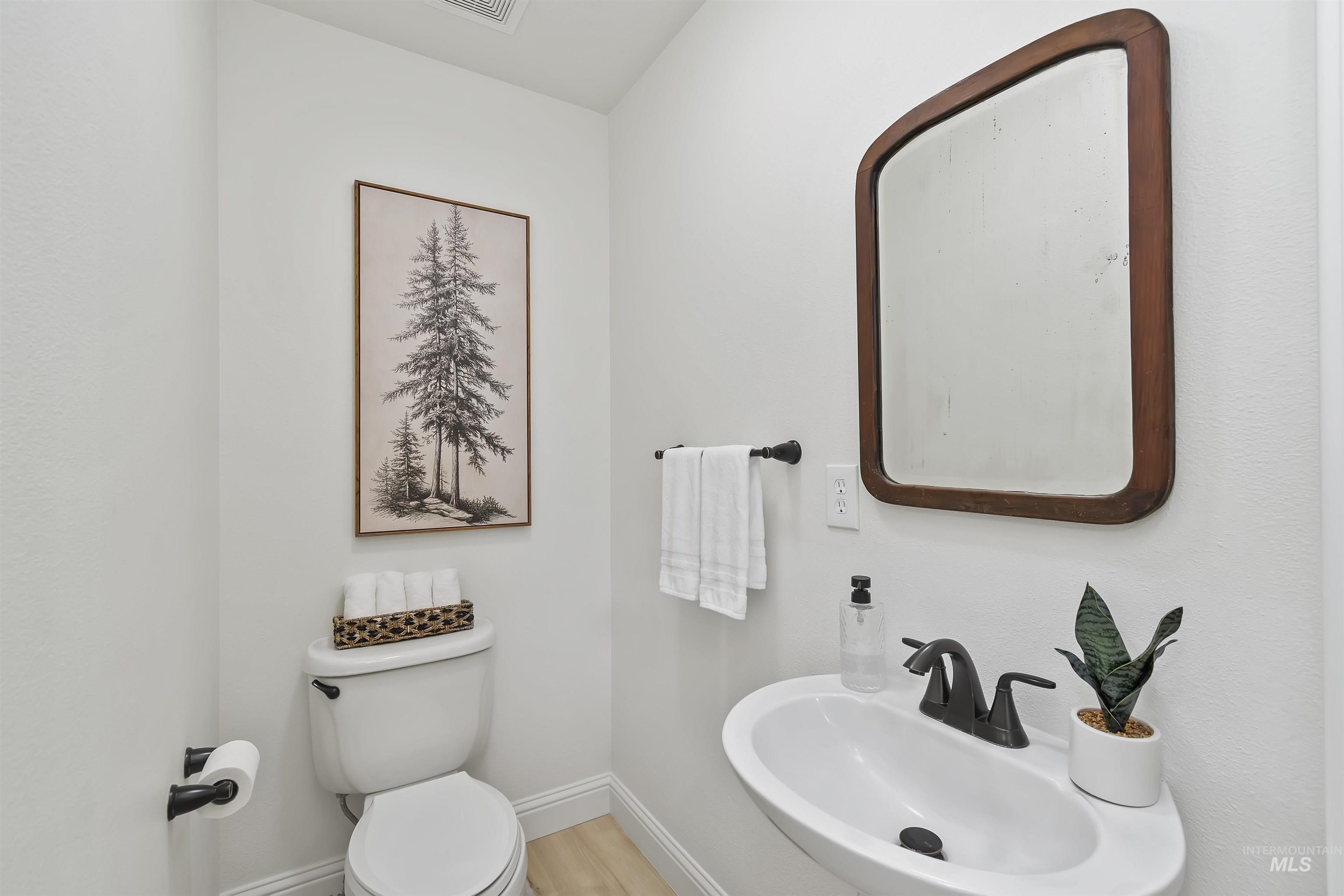 4255 Valley View Rd Property Photo 29