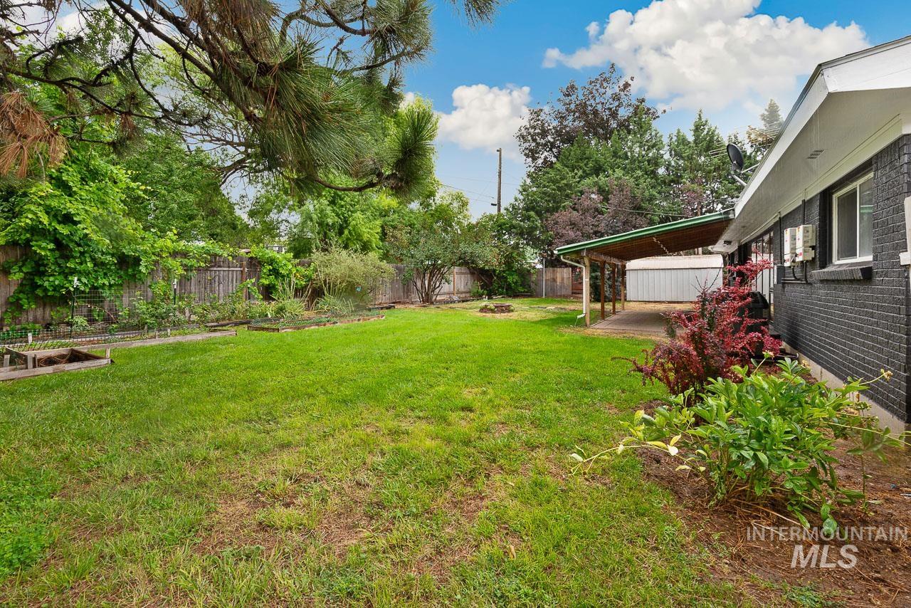2110 S Broadmoor Dr Property Photo 31
