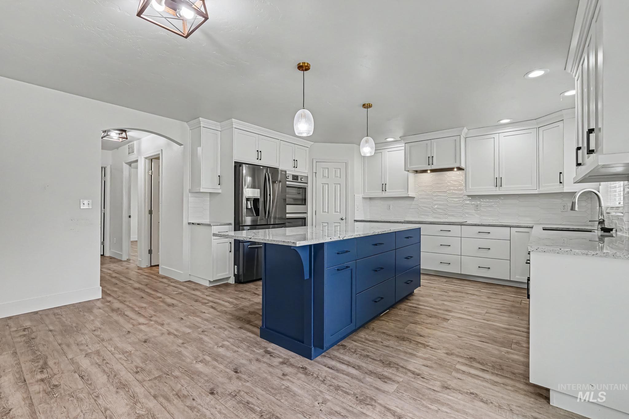 675 Gateway Property Photo 18